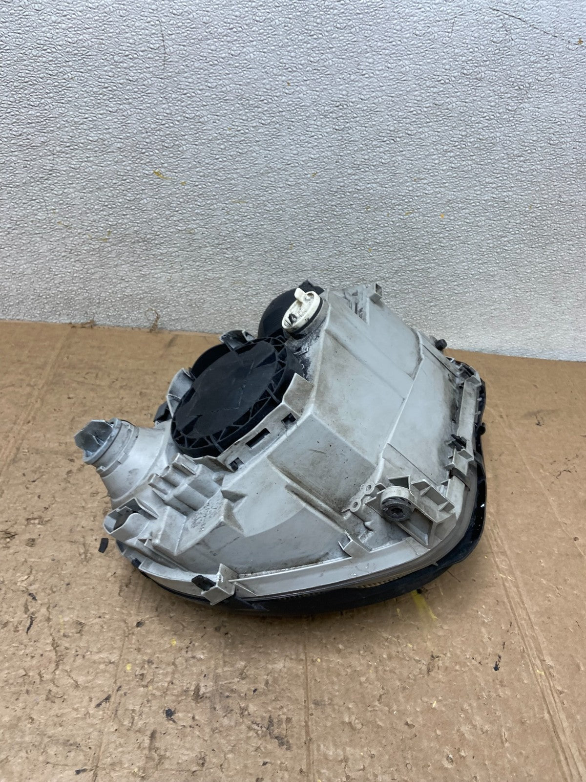2005 to 2007 Mercedes-Benz C-Class Left Driver LH Side Headlight OEM AA4220 DW5