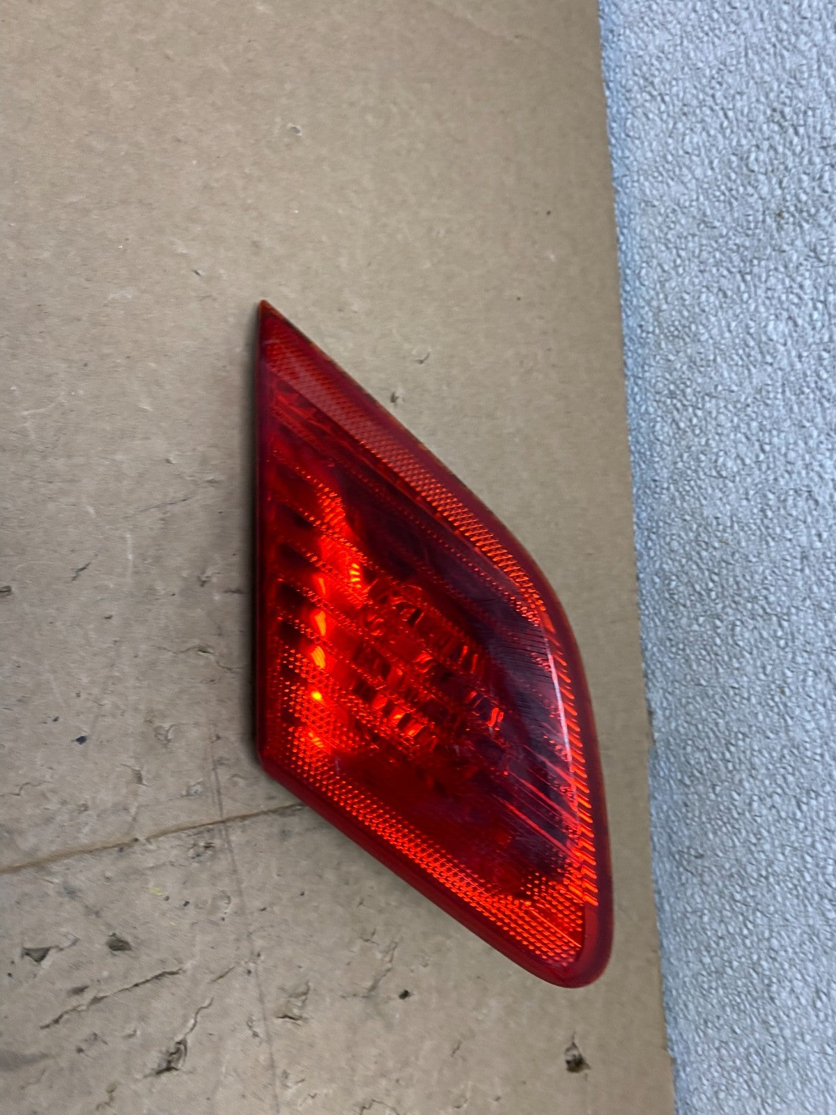 2003 to 2004 Toyota Avalon Left Driver LH Side Inner Tail Light OEM V0030 DW0