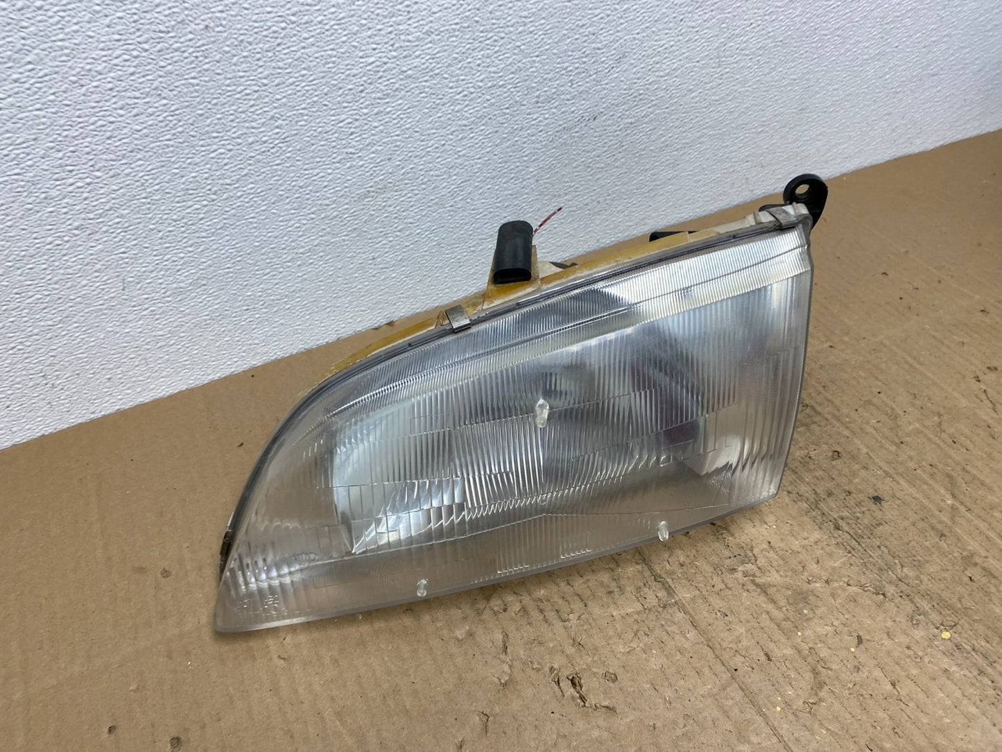 1998 to 1999 Mazda 626 Left Driver Lh Side Headlight Oem AB8472 DW2