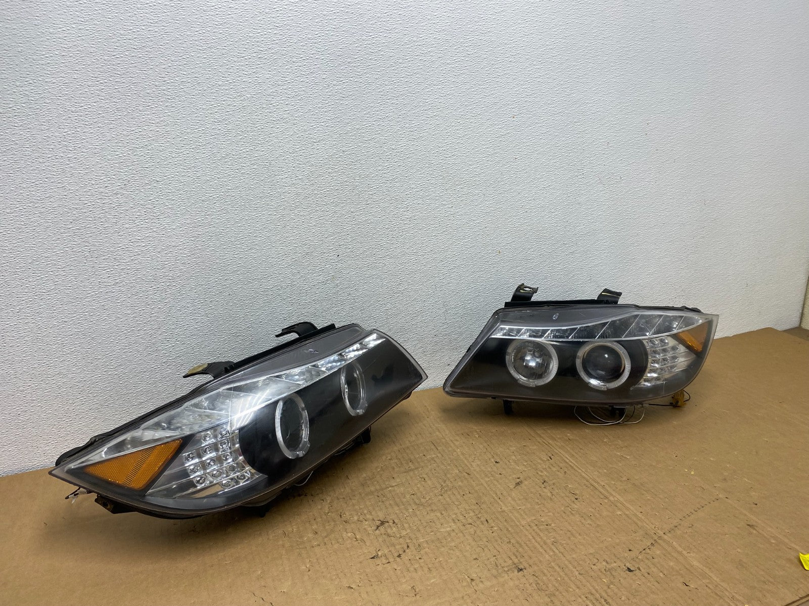 2006 to 2008 BMW 3-Series Sedan E90 Left+Right Set Side LED Headlights AC7785 DG2