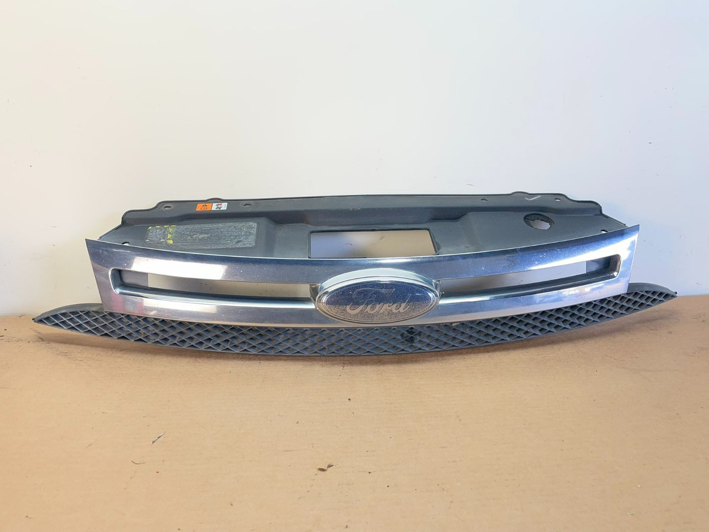 2008 to 2011 Ford Focus Front Upper Grille Grill With Emblem AF8767 DG0