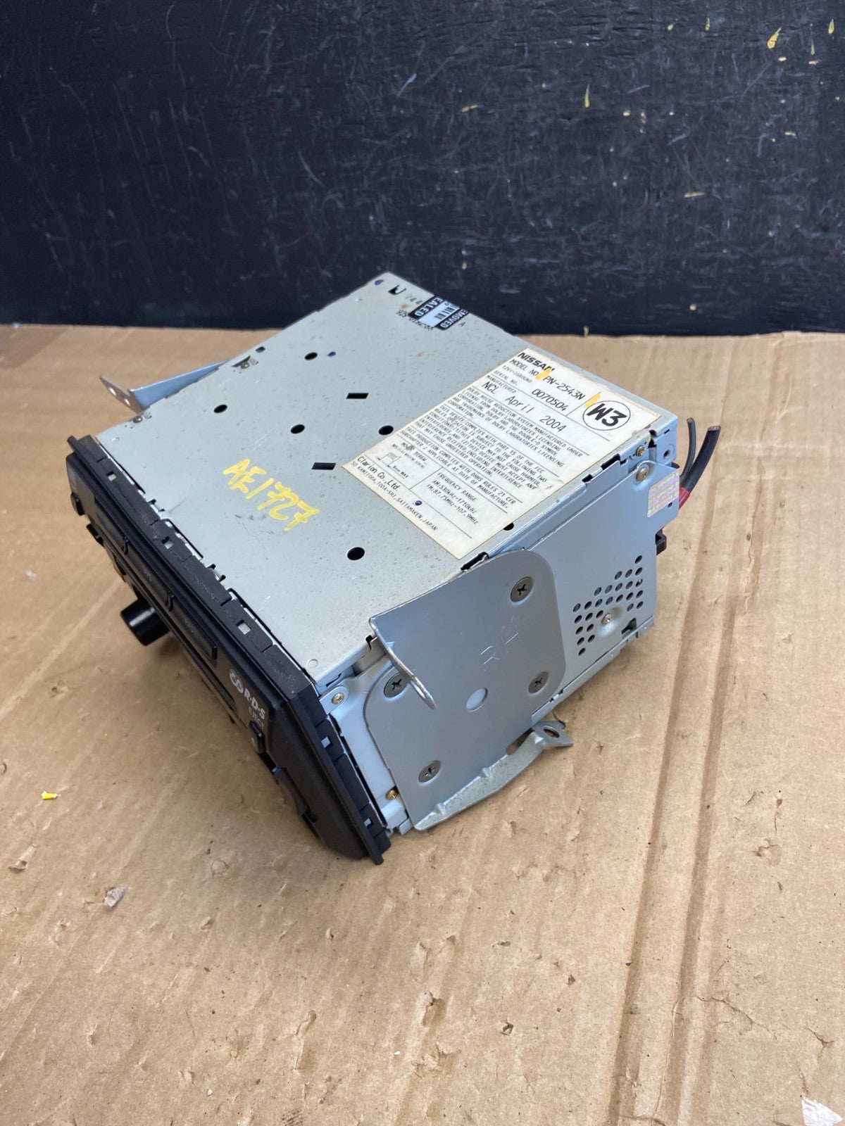 1998 to 2004 Infiniti QX4 6-Disc CD Cassette Player FM Radio Bose AE1727 DG2