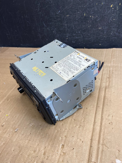 1998 to 2004 Infiniti QX4 6-Disc CD Cassette Player FM Radio Bose AE1727 DG2