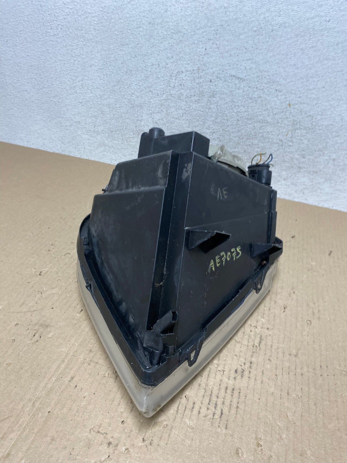 2010 to 2013 Ford Transit Connect Right Passenger Side Headlight AE7075 LK8