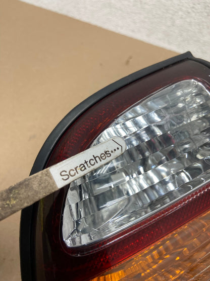 1998 2000 Toyota RAV4 Left Driver LH Side Tail Light AE7205 LK3