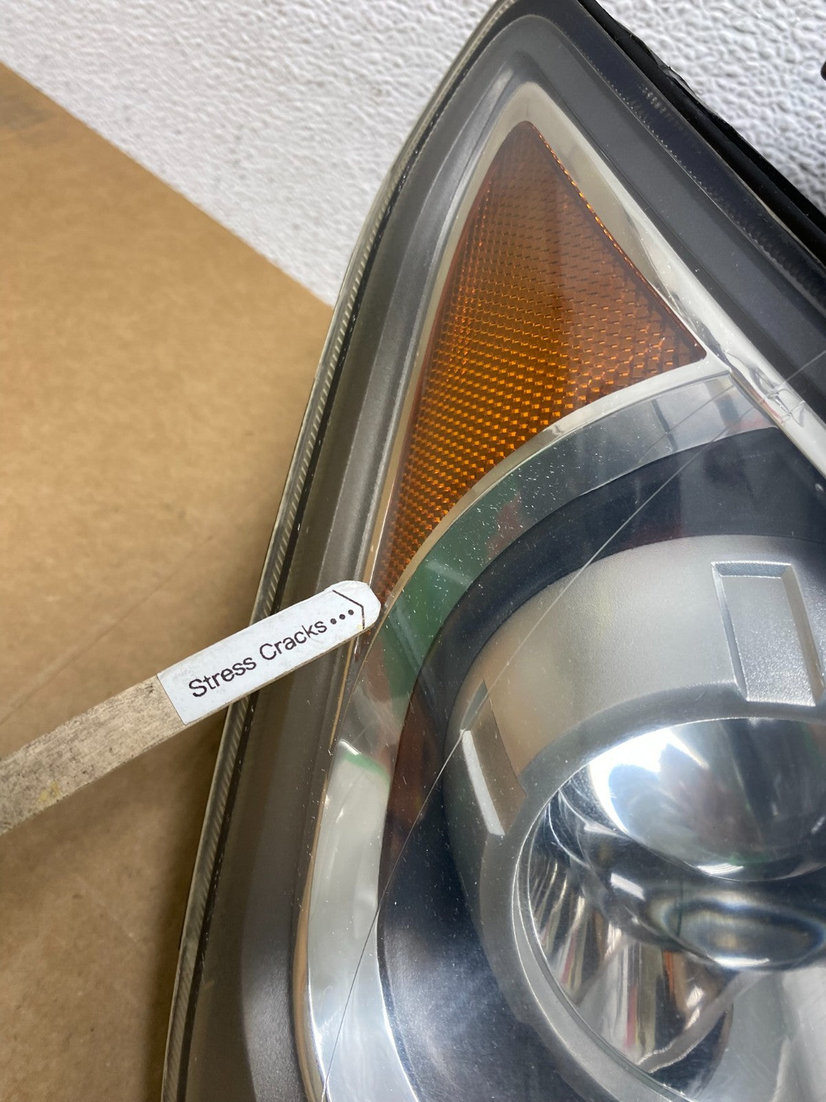 2009 2010 2011 Kia Borrego Right Passenger Side Halogen Headlight AE3170 DW4