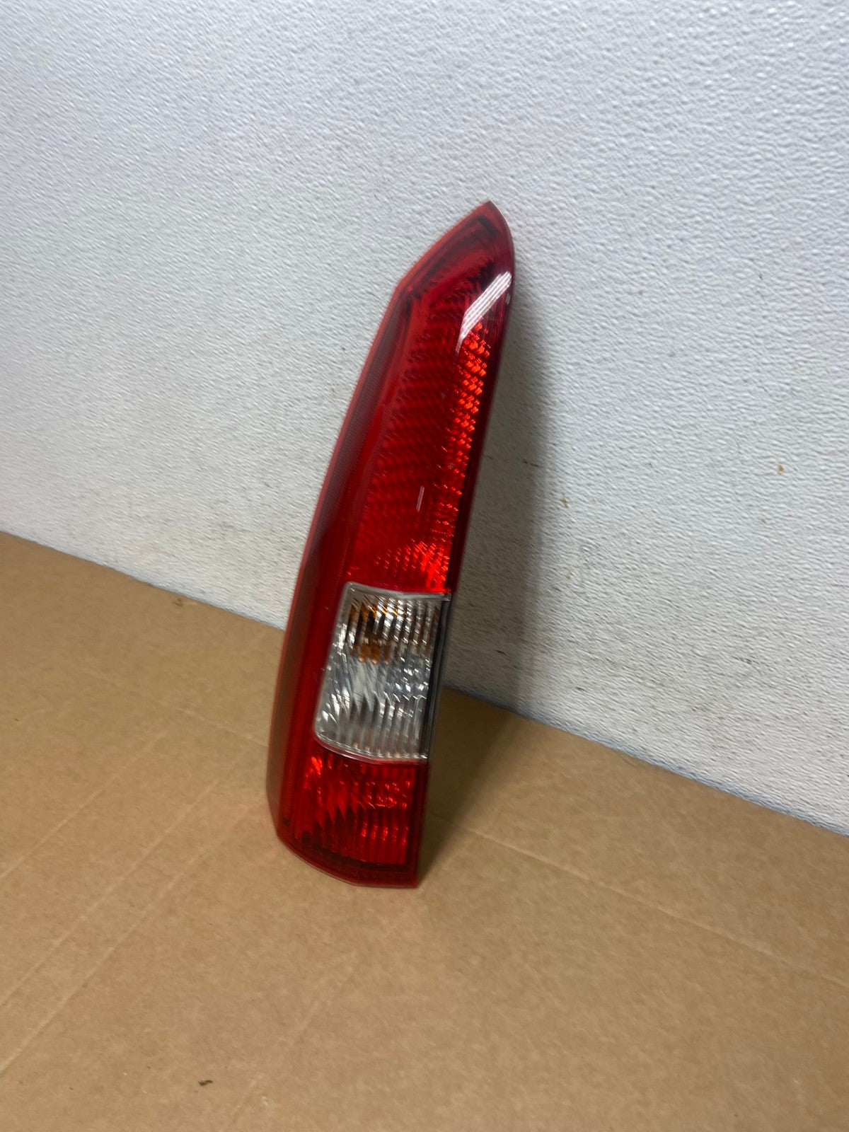 2001 - 2004 Volvo XC70 V70 Left Driver LH Side Tail Light Upper AD5278 LK1