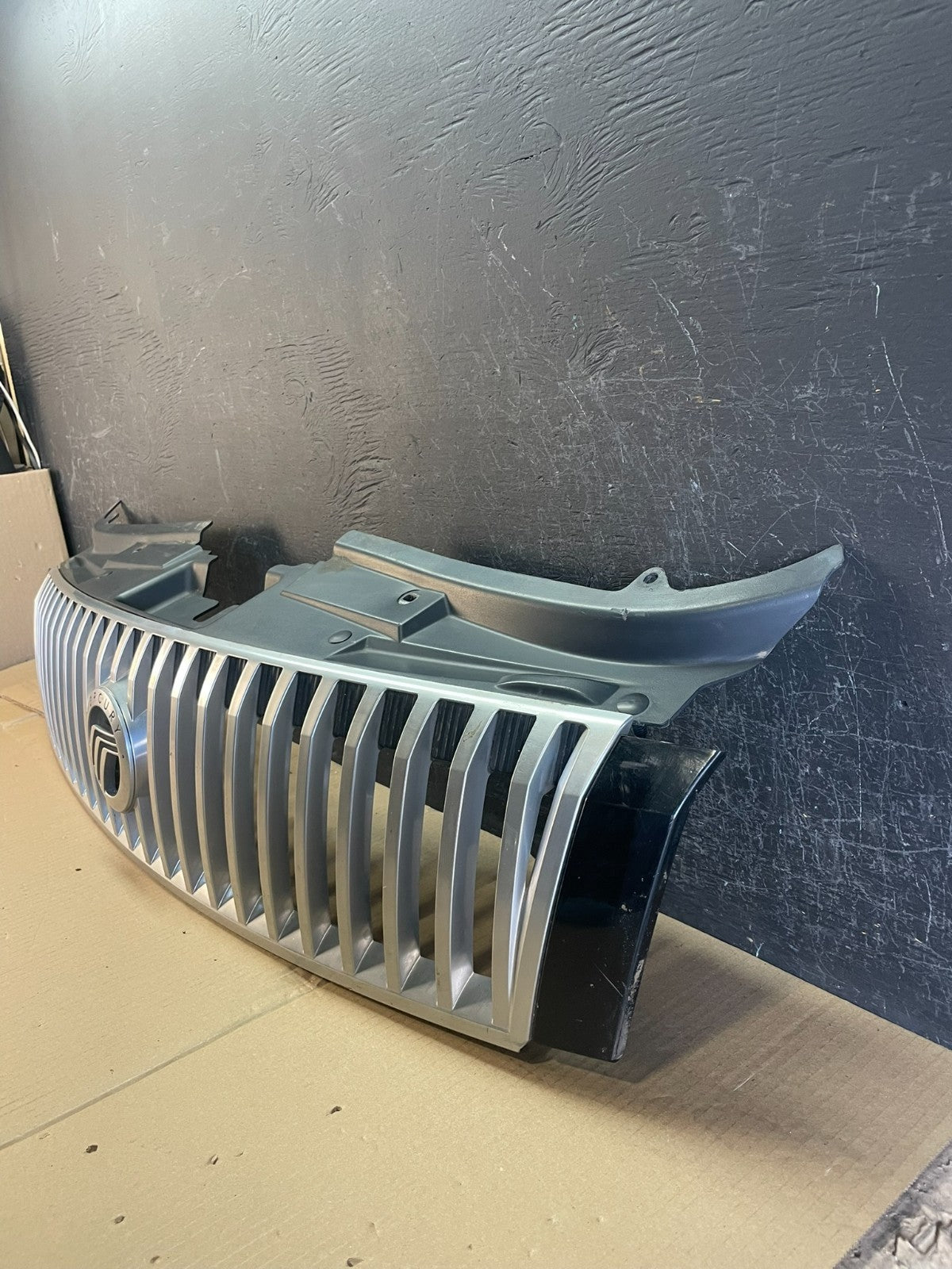 2005 2006 2007 Mercury Montego Front Upper Grill Grille AE3512 DG1