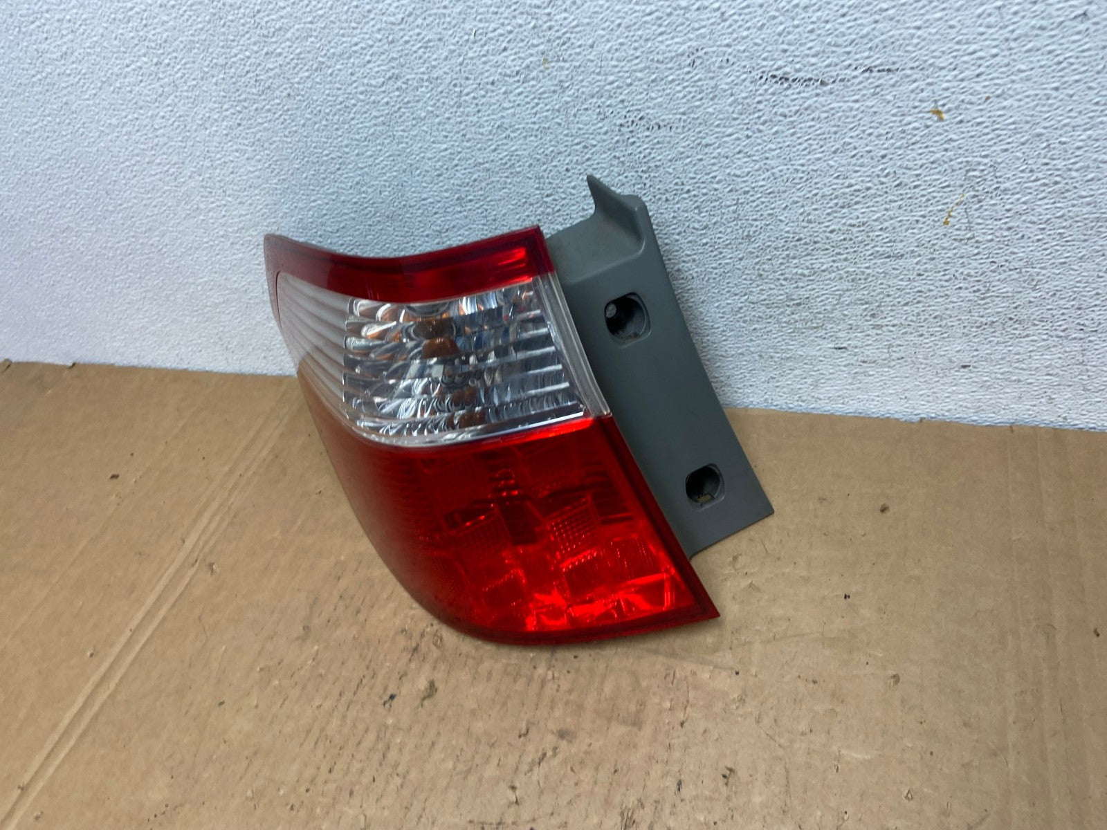 2005 2006 2007 Honda Odyssey Left Driver LH Side Tail Light AD3145 LK1