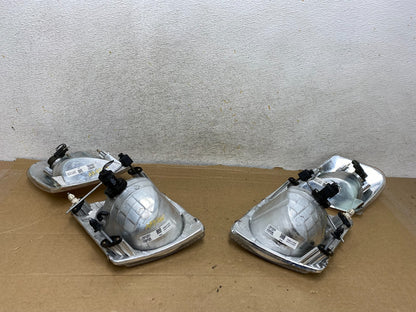 2001-2005 Ford Explorer Sport Trac Left+Right Turn Signal Headlight AH8246 DG6