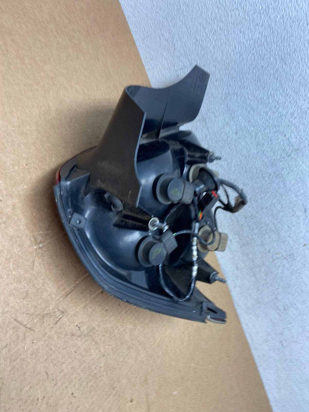1998-2003 Ford Crown Victoria Right Passenger Rh Side Tail Light AD6091 LK6
