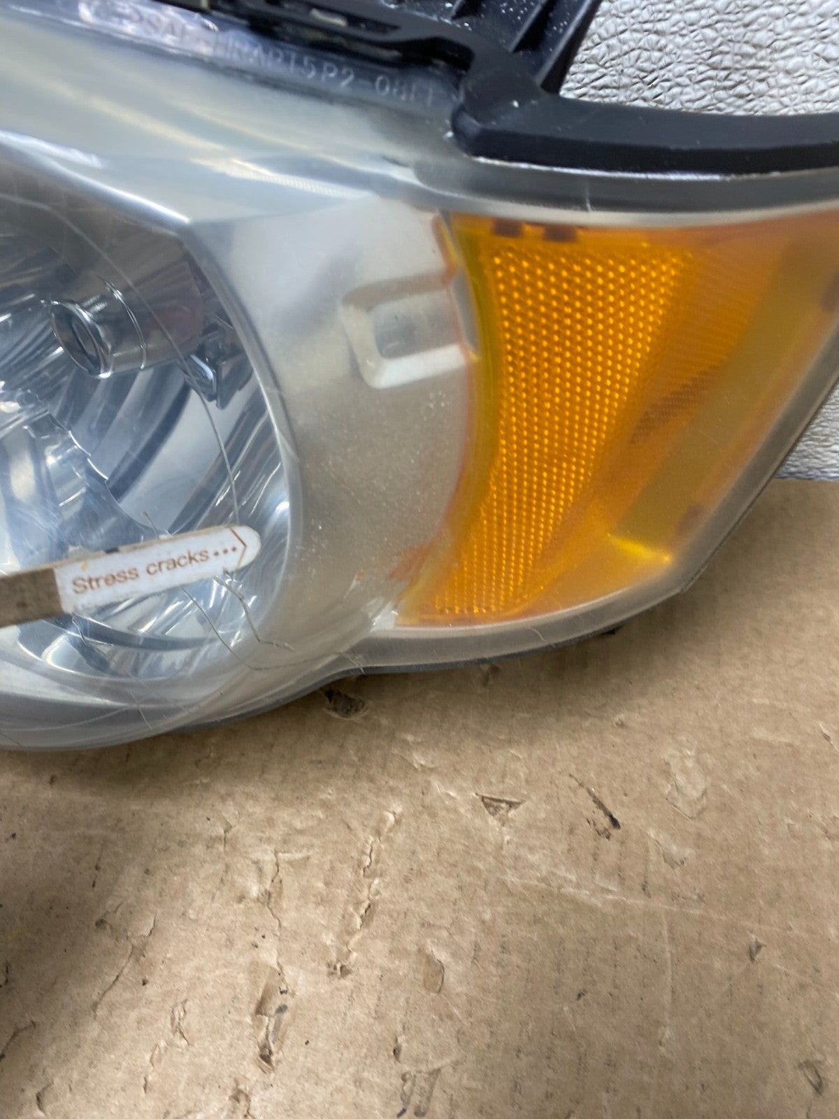2008 to 2012 Ford Escape Headlights Left+Right Side Set Halogen V3727 DW6