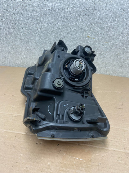 2004 - 2011 Mitsubishi Endeavor Headlight Right Passenger Rh Side Oem AA8713 DW6