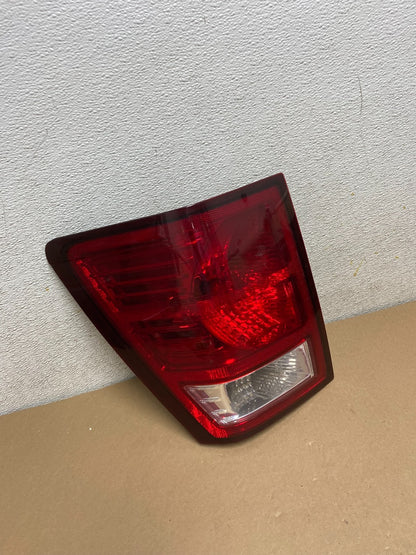 2007 2008 2009 2010 Jeep Grand Cherokee Left Driver Lh Tail Light Oem P8070 DW2