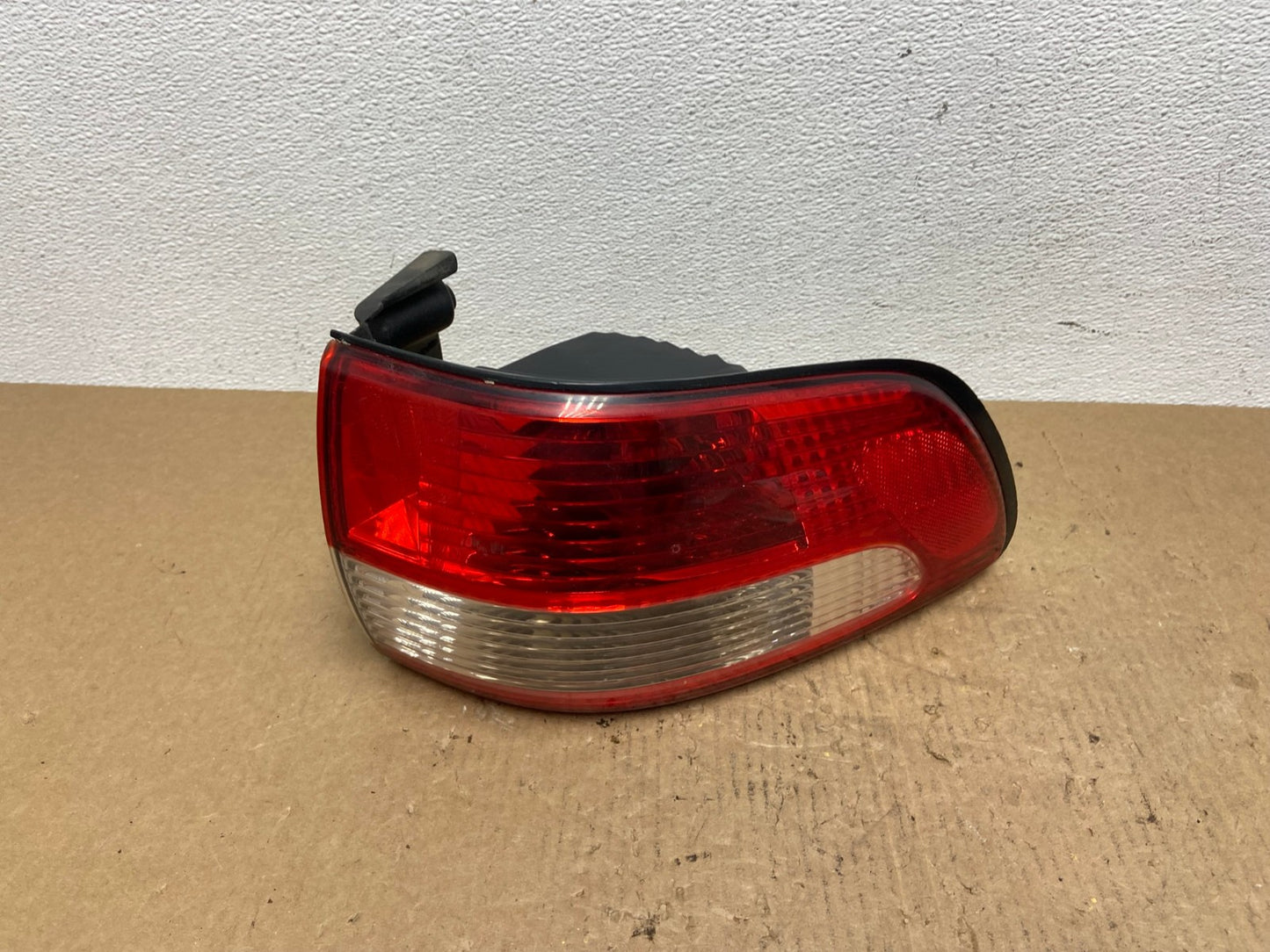 2001 2002 2003 Toyota Sienna Right Passenger Rh Side Tail Light OEM AC1384 LK0