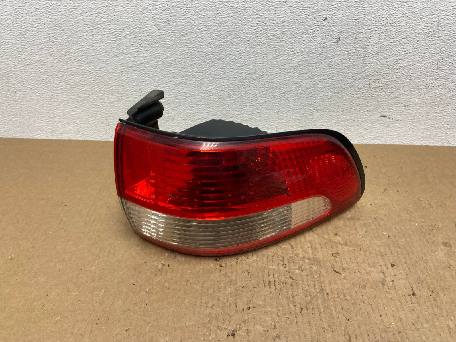 2001 2002 2003 Toyota Sienna Right Passenger Rh Side Tail Light OEM AC1384 LK0