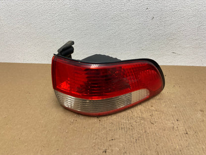 2001 2002 2003 Toyota Sienna Right Passenger Rh Side Tail Light OEM AC1384 LK0