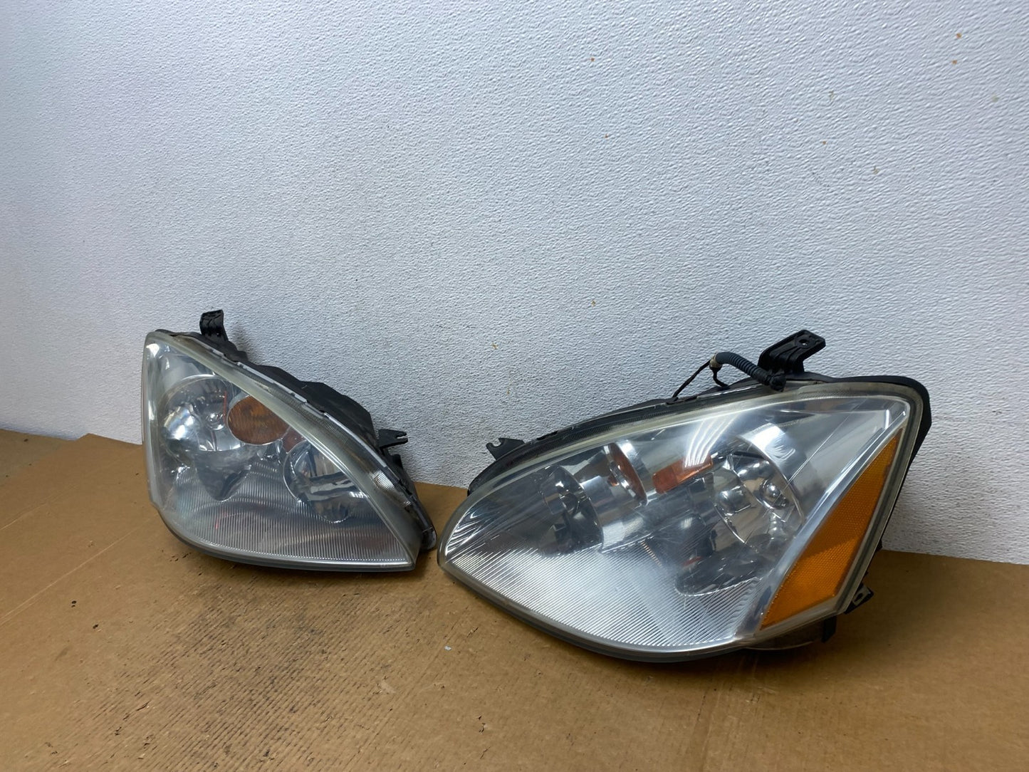 2002 to 2004 Nissan Altima Left+Right Side Set Halogen Headlights AE1146 DW1