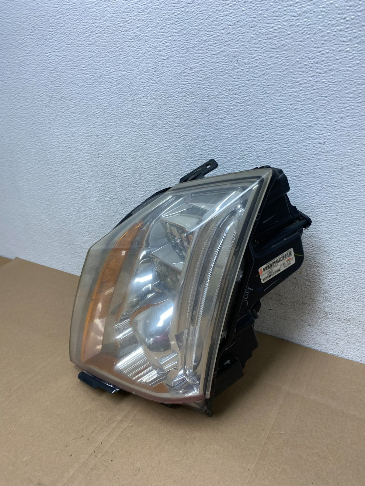 2008 to 2014 Cadillac CTS Left Driver LH Side Xenon Headlight AE4850 DW1