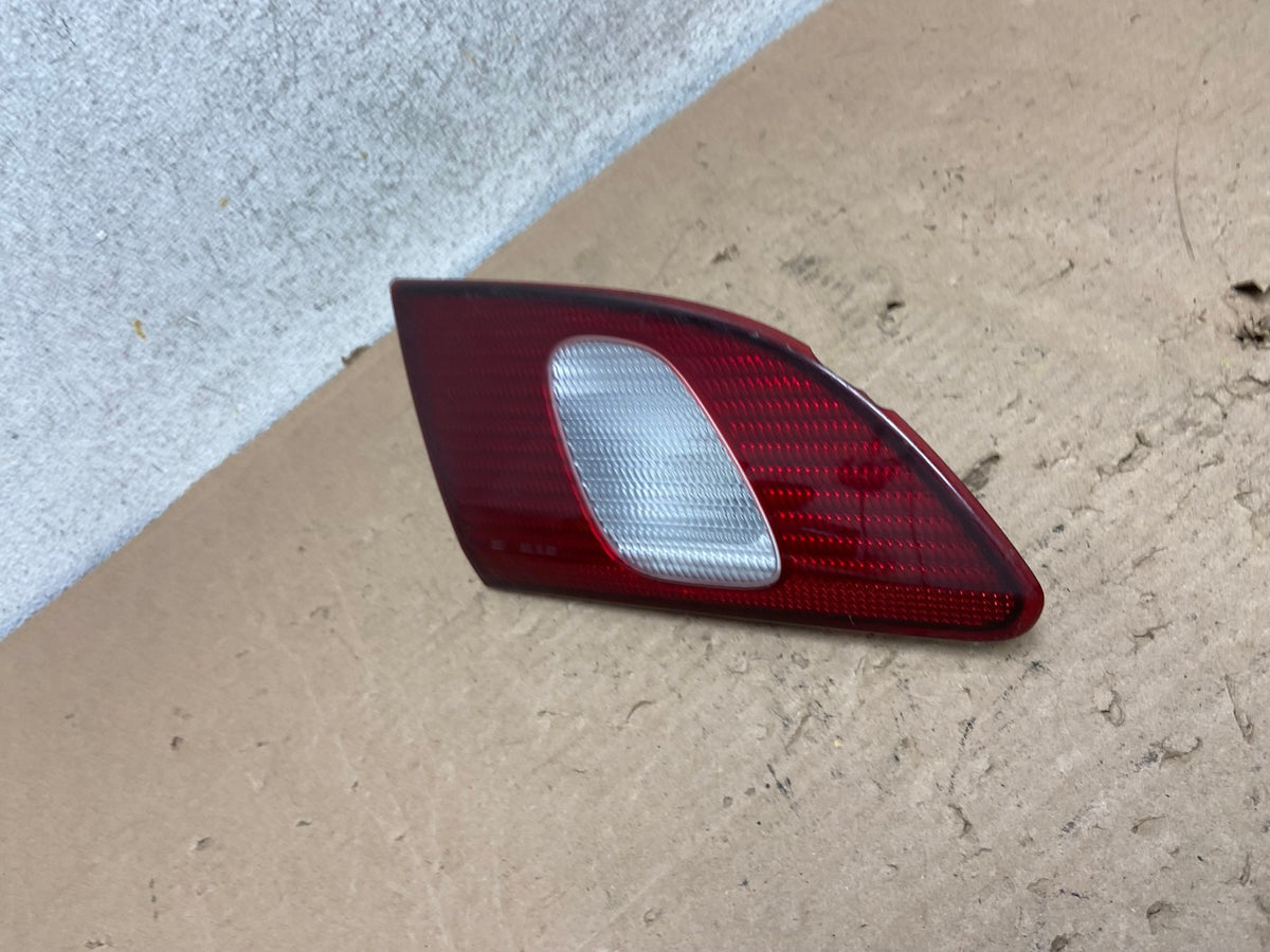 1998-2000 Toyota Corolla Left Driver LH Side Inner Tail light AI1125 LK1