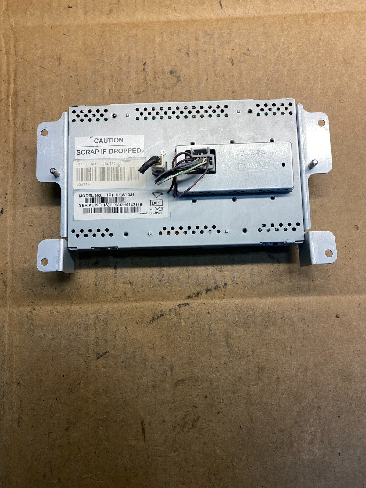 2011 to 2012 Ford Fusion Radio Information Display Screen AB3809 DG3