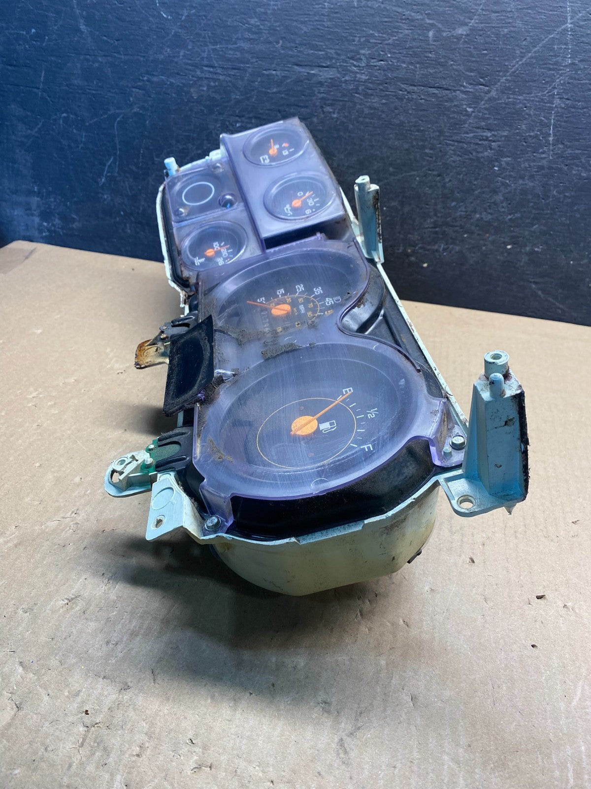 1988 to 1989 Chevrolet GMC Squarebody Speedometer Gauge Cluster AG18632