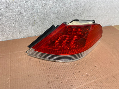 2002 to 2005 BMW 7-Series 745i 760i Right Passenger Tail Light Oem M1090 DW2