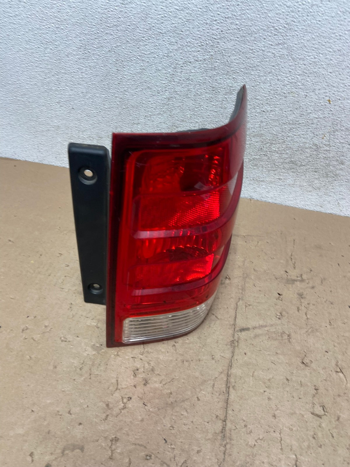 2003 2004 2005 2006 Ford Expedition Right Passenger Rh Tail light AG5694 LK2