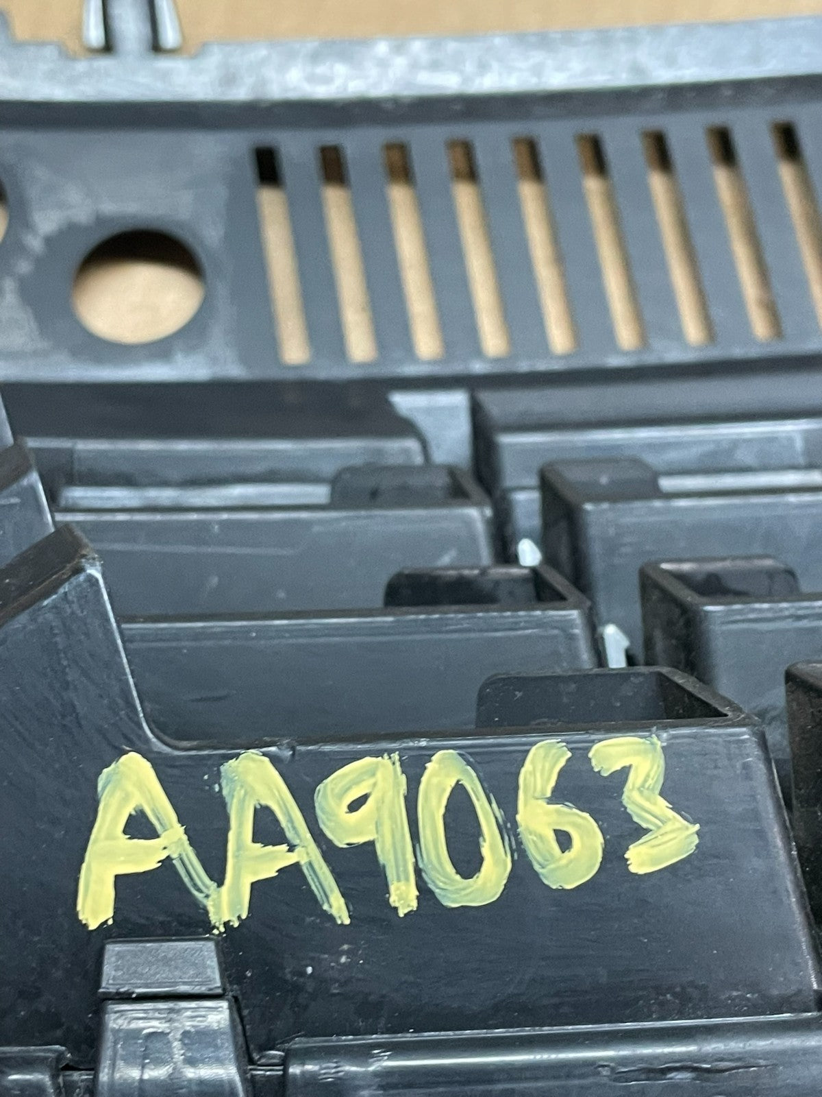 2016 to 2018 Volkswagen Passat Front Upper Grill Grille Oem AA9063 DG15