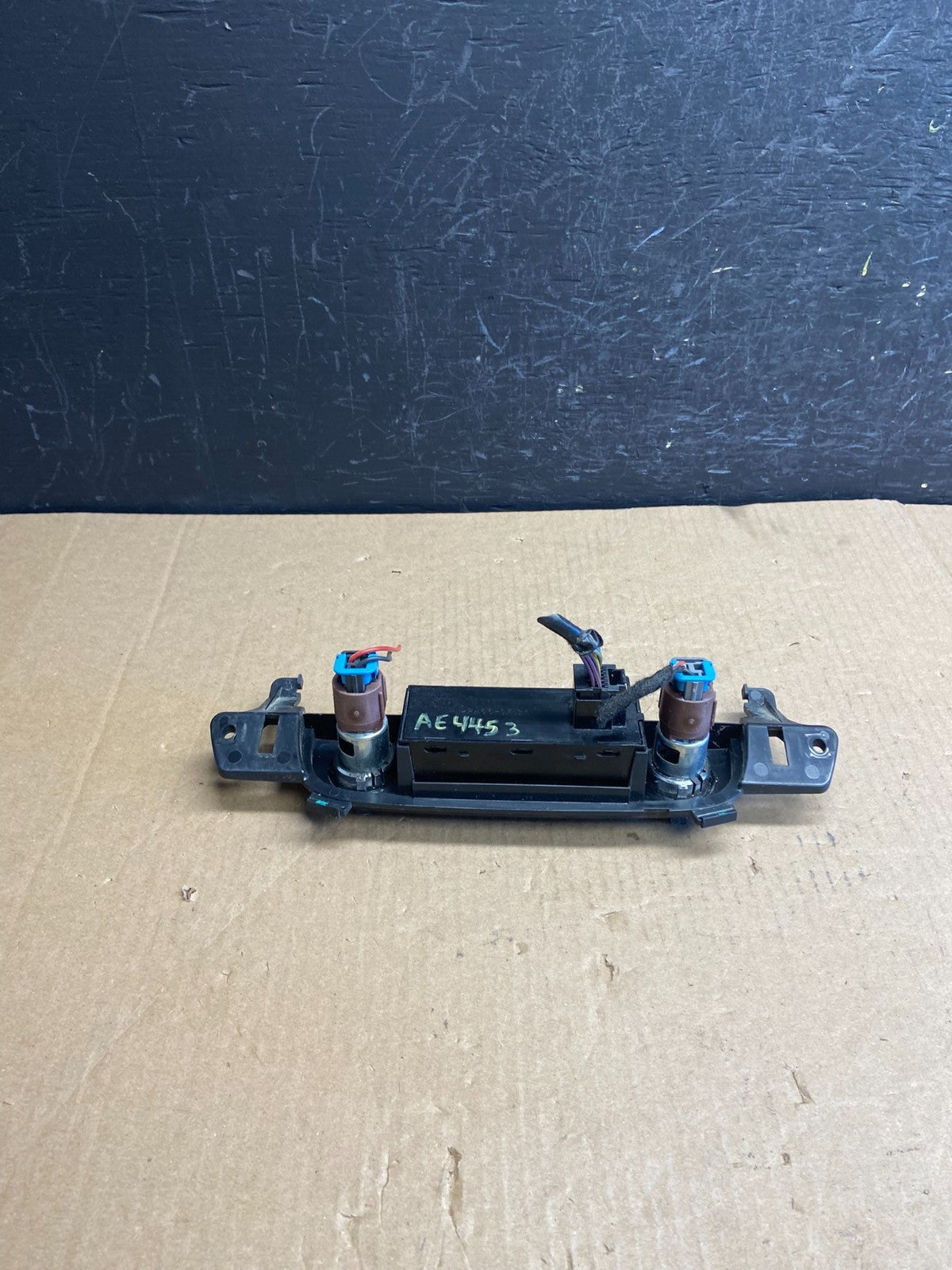2007 - 2014 Chevrolet Tahoe Yukon Pedal Traction Control Switch ae4453 DG3