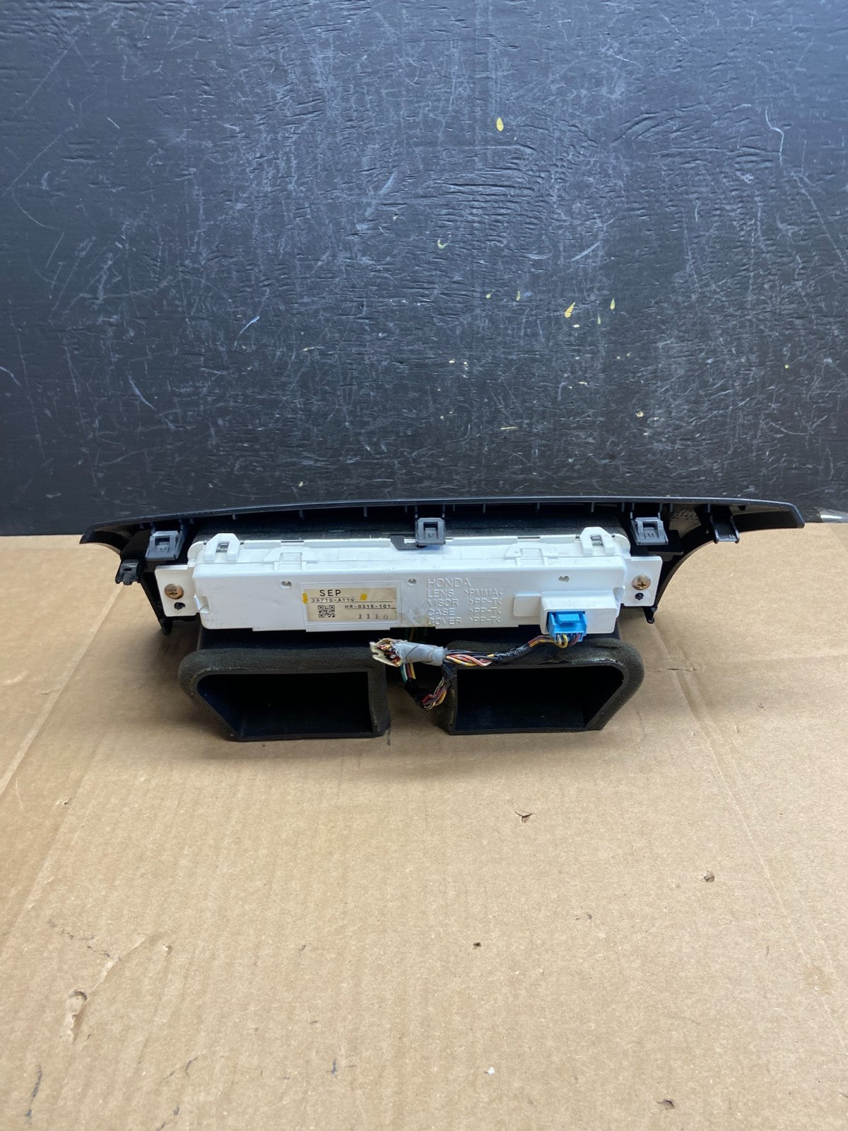 2004 to 2008 Acura TL Front Dash Dashboard AC Center Clock Air Vent AD2101 DG3