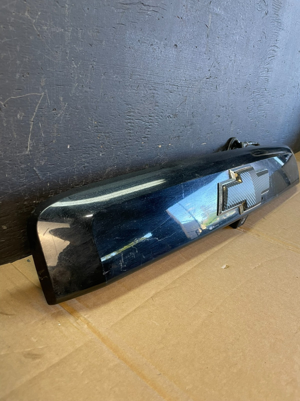 2007 to 2014 Suburban Tahoe Yukon License Plate Cover Trim W/ Camera ac5300 DG1