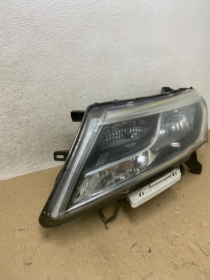 2013 - 2016 Nissan Pathfinder Left Driver LH Side Headlight Halogen AH68741