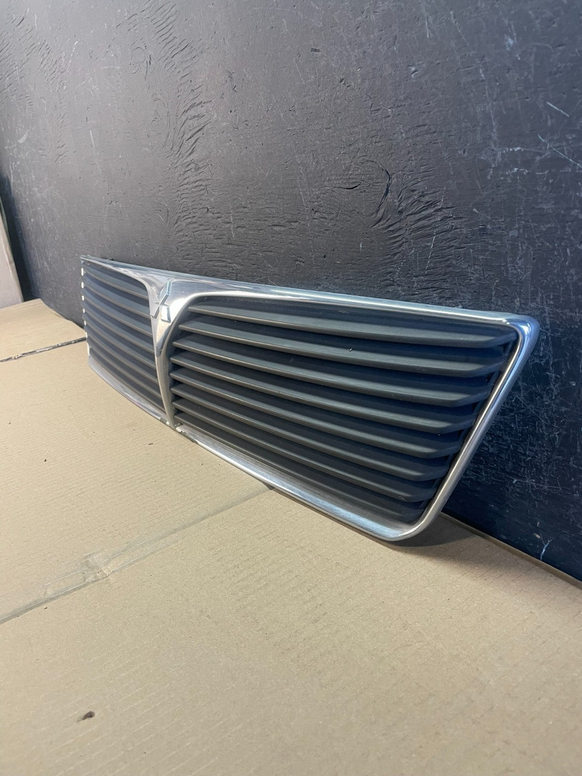 2002 2003 Mitsubishi Lancer Front Upper Radiator Grille Grill AE3491 DG1