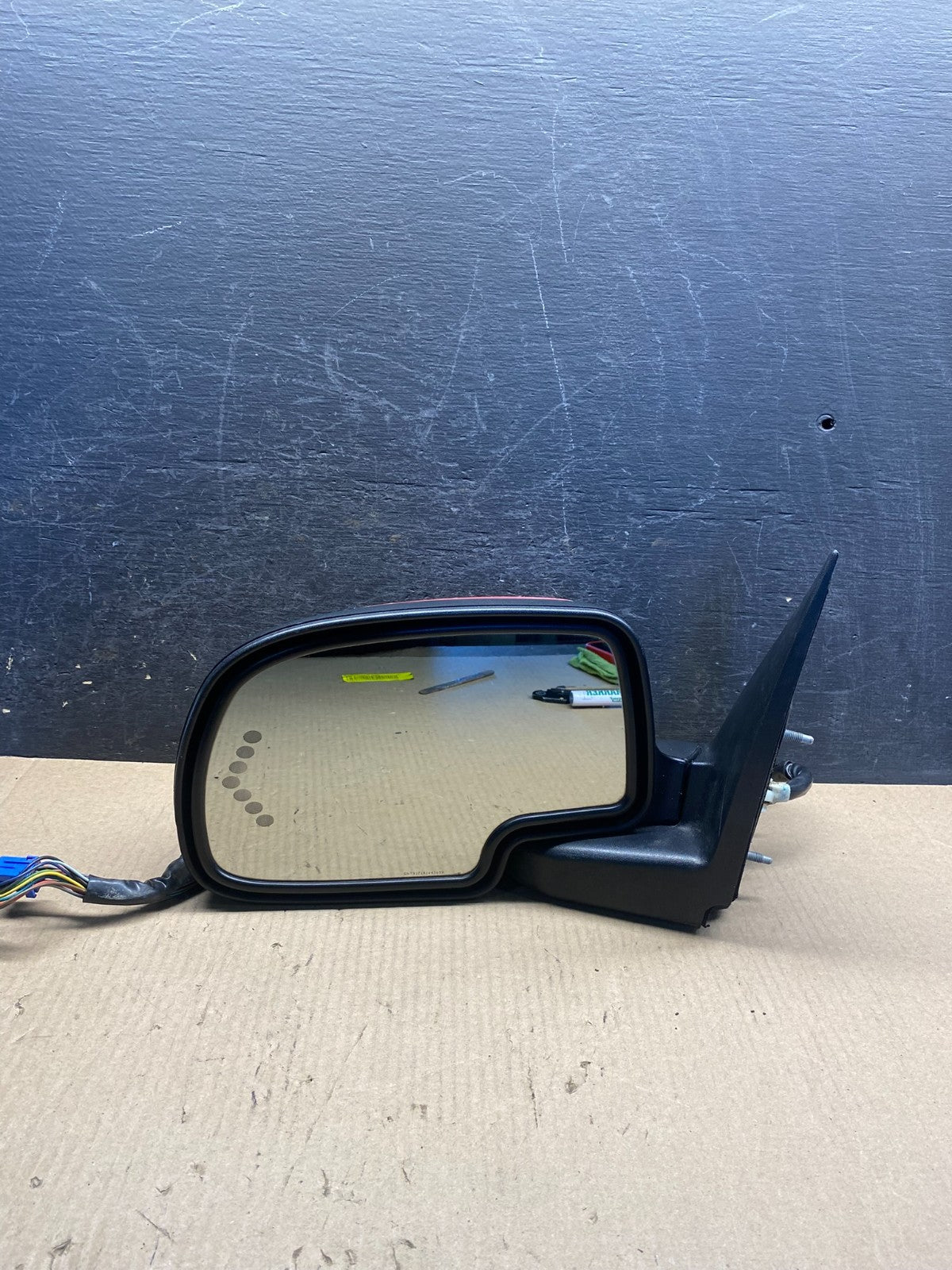 2003-2006 Chevrolet Tahoe Suburban Left Driver LH Turn Door Mirror AH3290 DG9