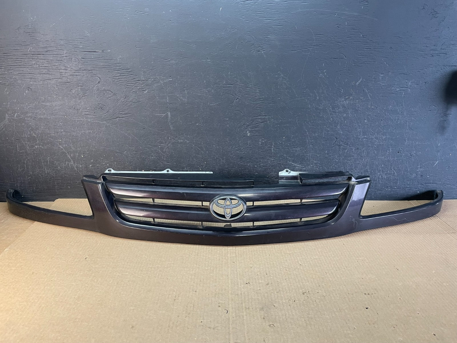 1998 1999 2000 Toyota Sienna Front Upper Mesh Grill Grille AF3791 DG0