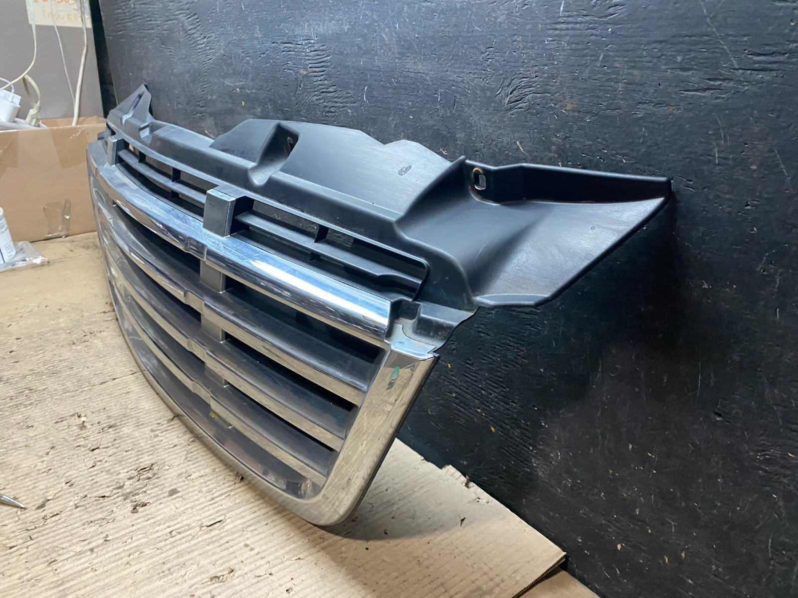 2009 to 2011 Freightliner Sprinter Front Upper Chrome Grill Grille V4350 GD1