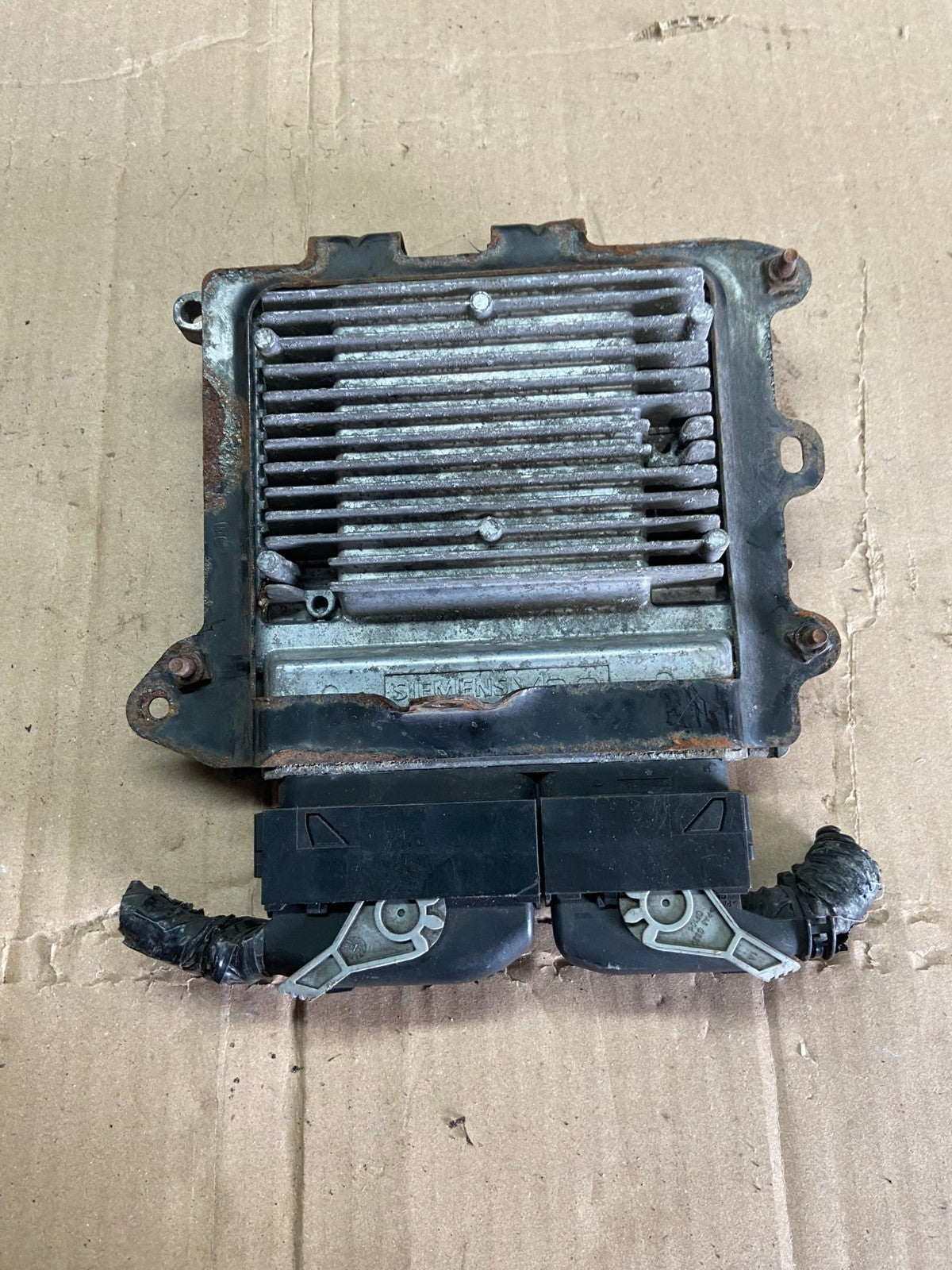 2008 to 2009 Dodge Caliber Engine Computer Module ECM ECU P05035043AC p0544 DG2