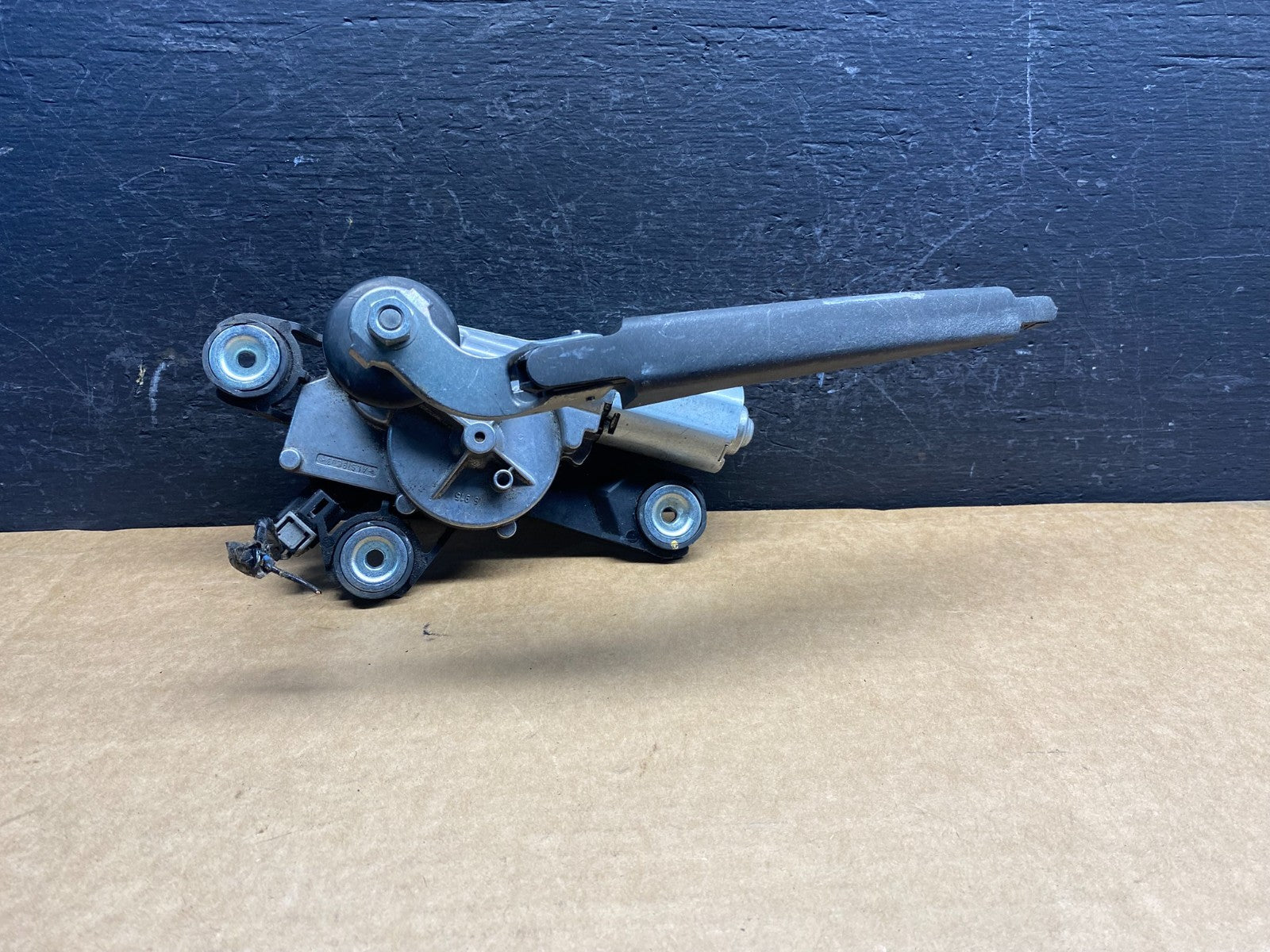 2012 to 2014 Ford Focus Rear Windshield Wiper Motor BV61-17K441-AA AD7502 DG0
