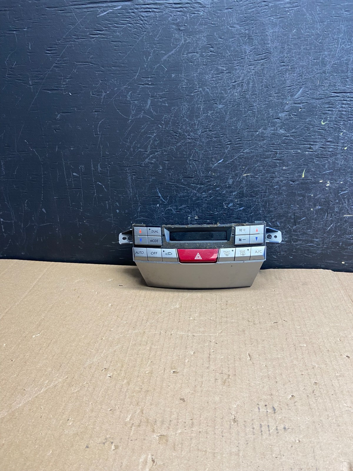 2010 - 2014 Subaru Outback Legacy A/C Heater Climate Control Unit AE4465 DG0