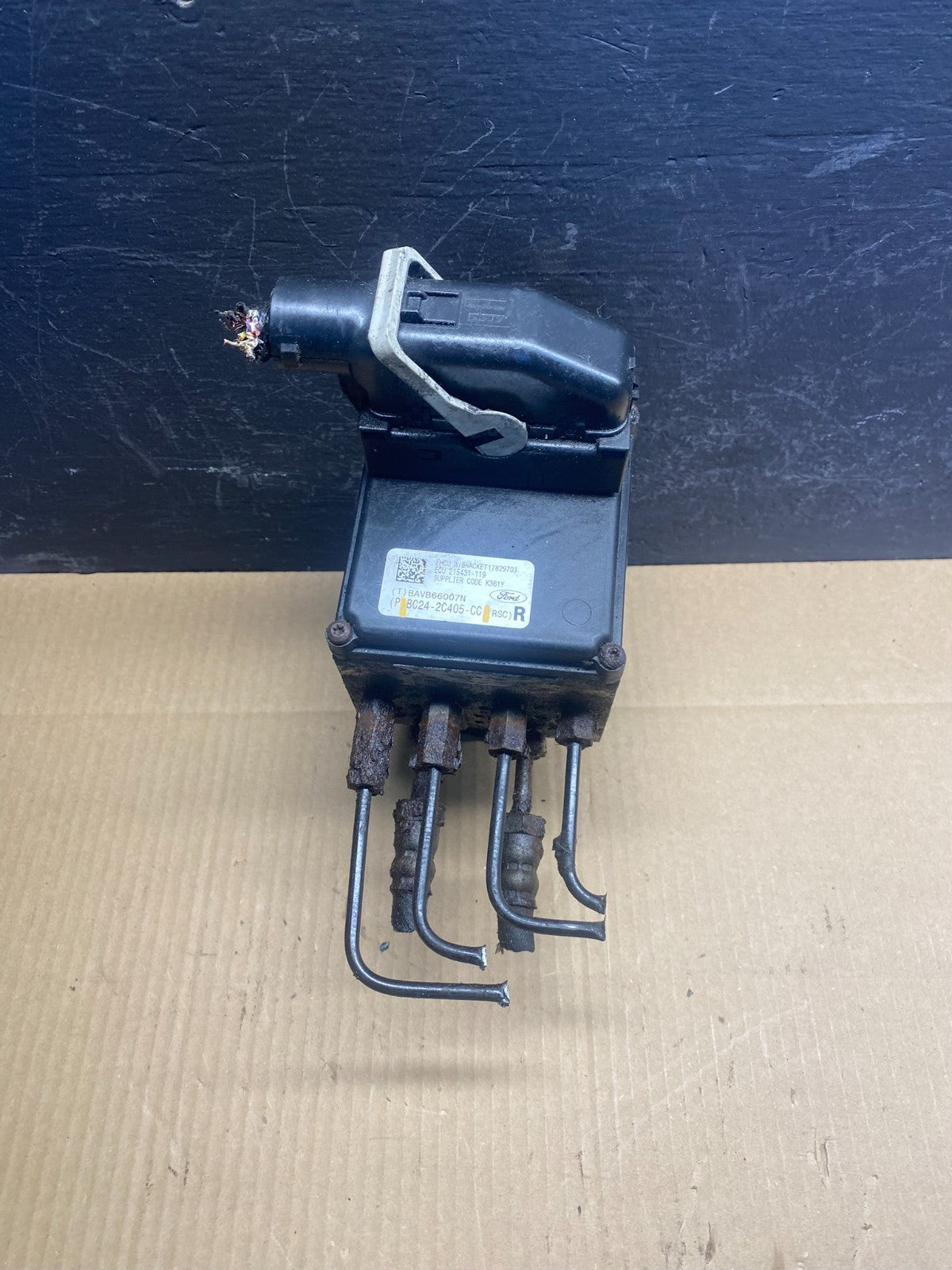 2011-2014 Ford E-150 E150 E250 E350 ABS Anti-Lock Brake Pump Module AD0466 DW0