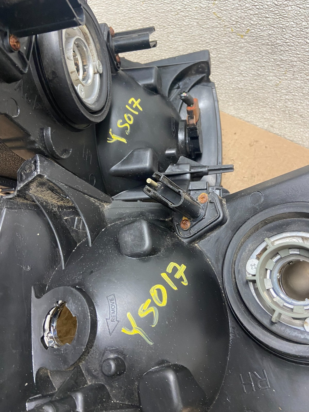 2002 to 2005 Dodge Ram Left+Right Side Halogen Headlights Y5017 DW8