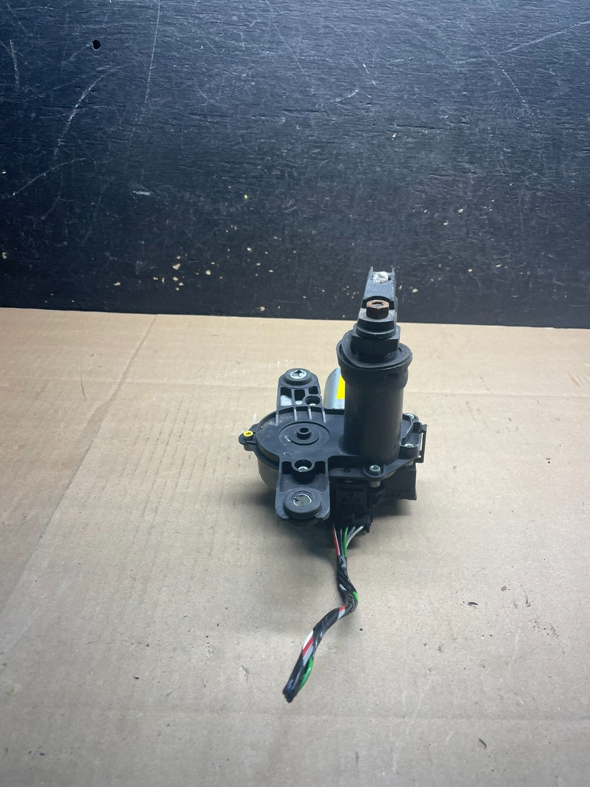 2008-2017 GMC Acadia Enclave Tailgate Back Door Rear Wiper Motor Wiper W6689 DG2