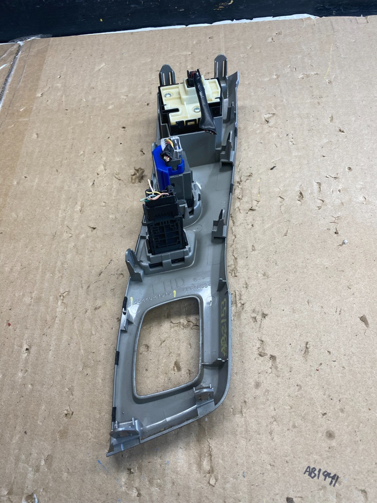 2012-2016 Toyota Prius V Shifter Bezel Trim Parking Push Start  ab2153 DG3