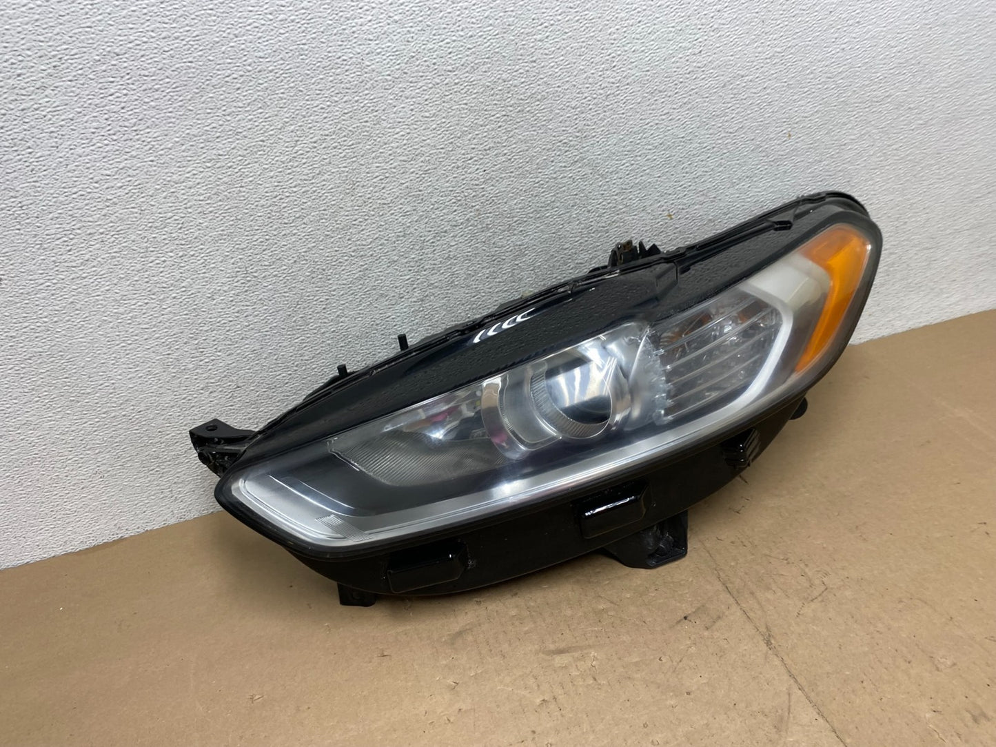 2013 to 2016 Ford Fusion Left Driver Lh Side Headlight AG4647 DW2
