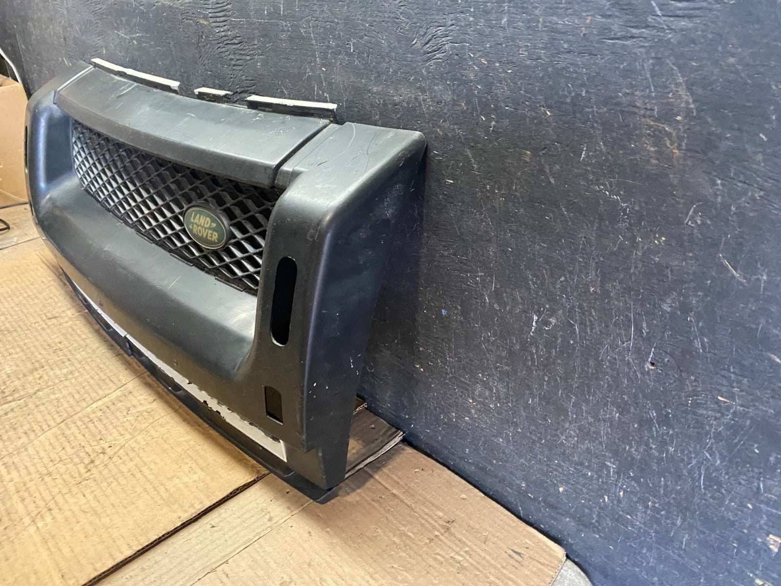 2004 2005 2006 Land Rover Freelander 1 Front Bumper Grille Grill  Q8564 DG1