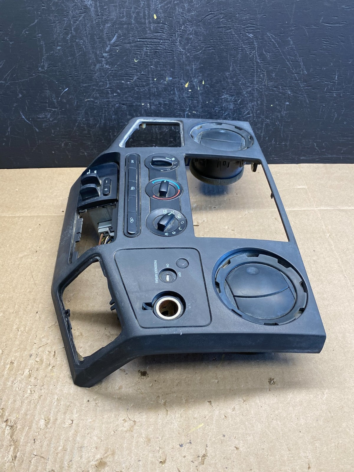 2008-2010 Ford F250 F350 Radio Climate Control Radio Dash Bezel Panel AC6375 DG2