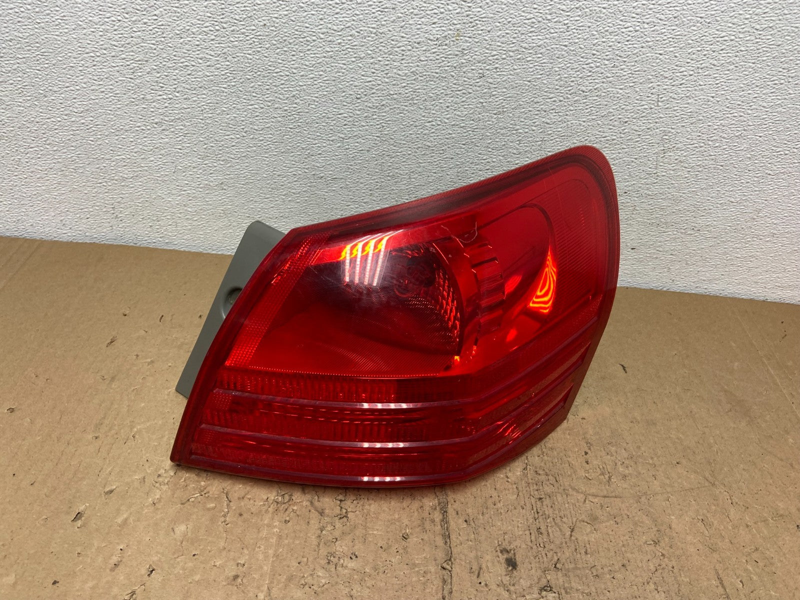 2008 to 2015 Nissan Rogue Right Passenger Rh Side Tail Light AC7387 DW0