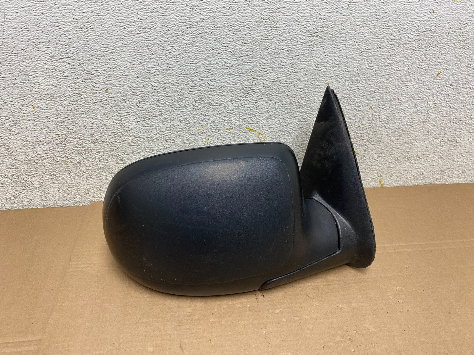 2003-2006 Chevrolet Tahoe Right Turn Sgn View Door Mirror N7613 DG0