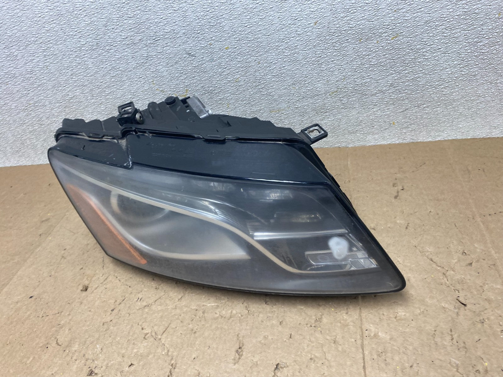 2009 to 2012 Audi Q5 Right Passenger RH Side Xenon HID Headlight OEM W9068 DW1